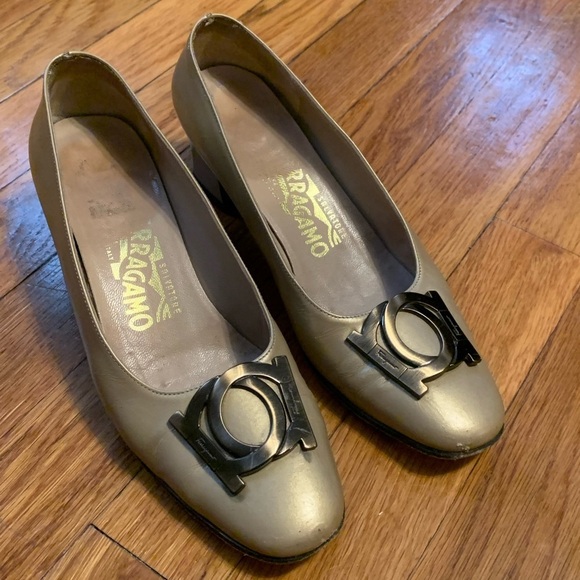 Vintage Ferragamo heels size 5 1/2 heels - Picture 4 of 8
